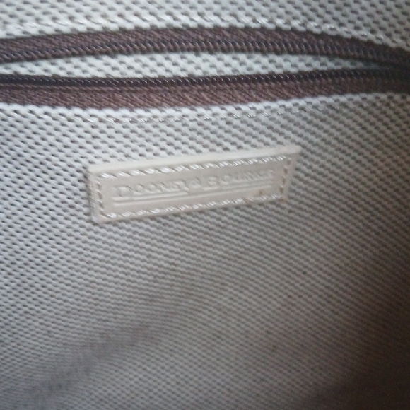 Dooney & Bourke NWOT Cream Shoulder Bag - Picture 3 of 11
